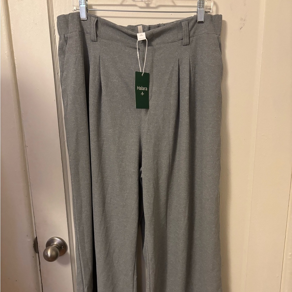 Halara Flex™ High Waisted Side Pocket Wide
Leg Waffle Work Pants XL PETITE